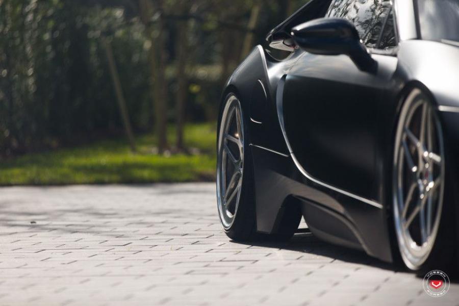  BMW i8 on Vossen Wheels (LC-104) 2016 года  (фото 36 из 39)